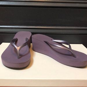 Wedge Havaianas flip flops